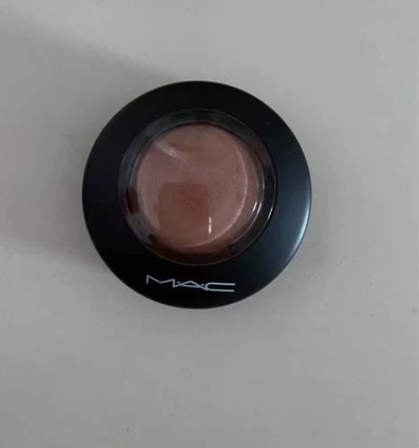 mac的腮红，正品，非代购购买，正常的专柜...