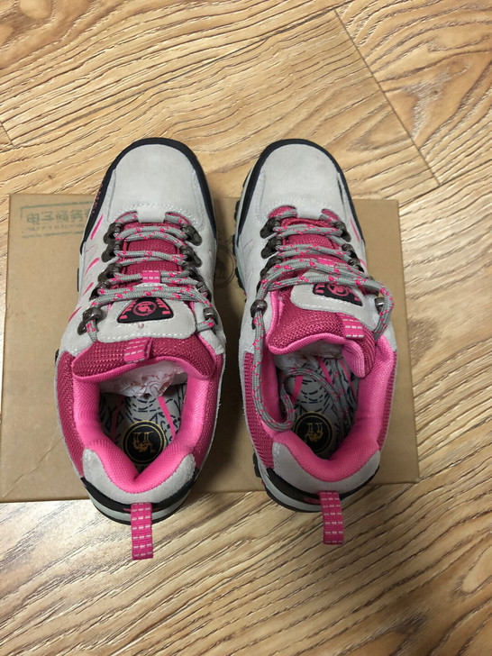 全新骆驼登山鞋，买回来一次没穿过，鞋码38...