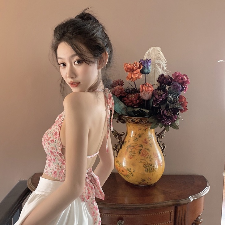 夏季三亚旅游海边度假辣妹穿搭纯欲性感露背碎...