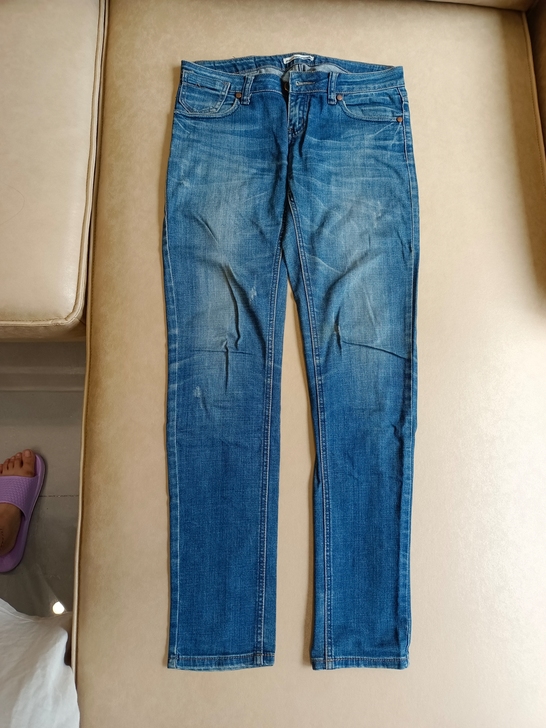 牛仔裤男九新2尺2，不穿了便宜出