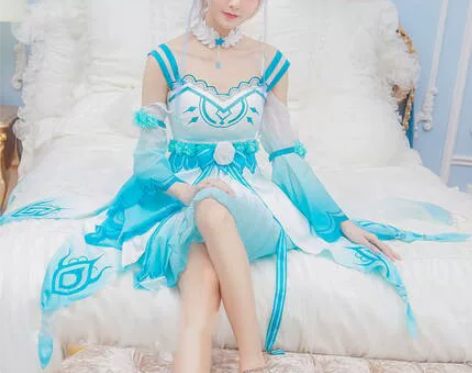 全新 vsinger漫有引力言和cos服秋...