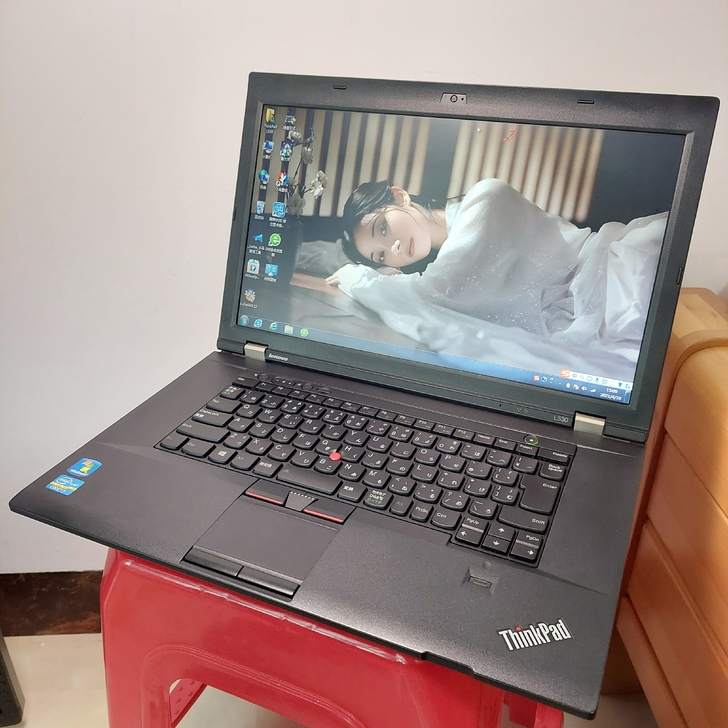 个人联想笔记本电脑i7 四核   8g 1...