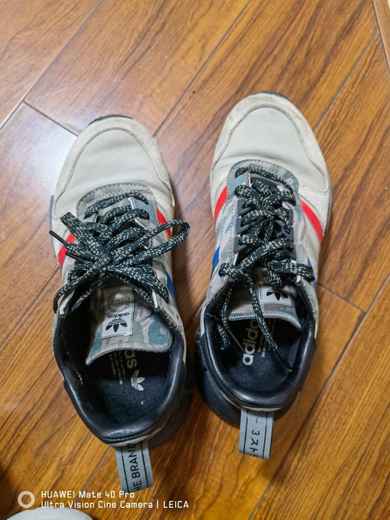 adidas三叶草boost运动鞋，40....