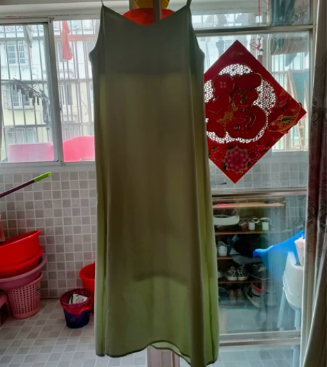 裙子太长驾驭不了，有个子高挑的妹子可以带走...