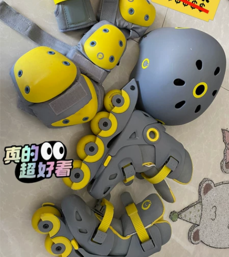 儿童轮滑鞋套装。 尺码28 29 30 感...