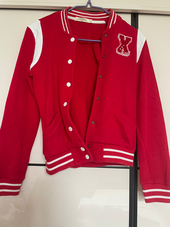 特步外套，正品s码。