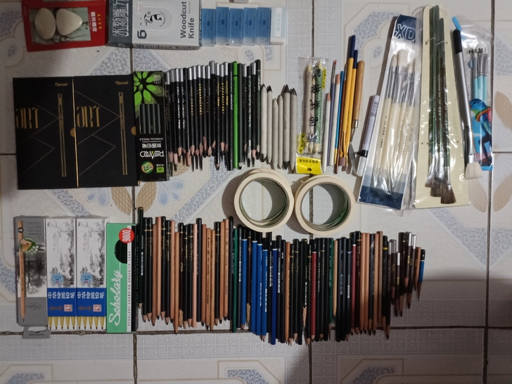 铅笔,炭笔,橡皮,水粉笔,价格私聊。