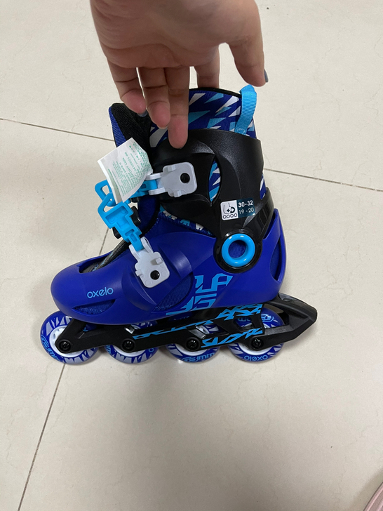 迪卡侬轮滑鞋30-32码 9成新几乎没用过