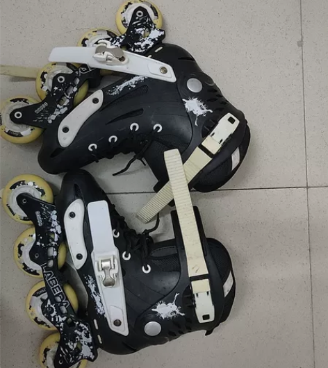 旱冰鞋，买回来没有穿过几次，工作了就没有时...