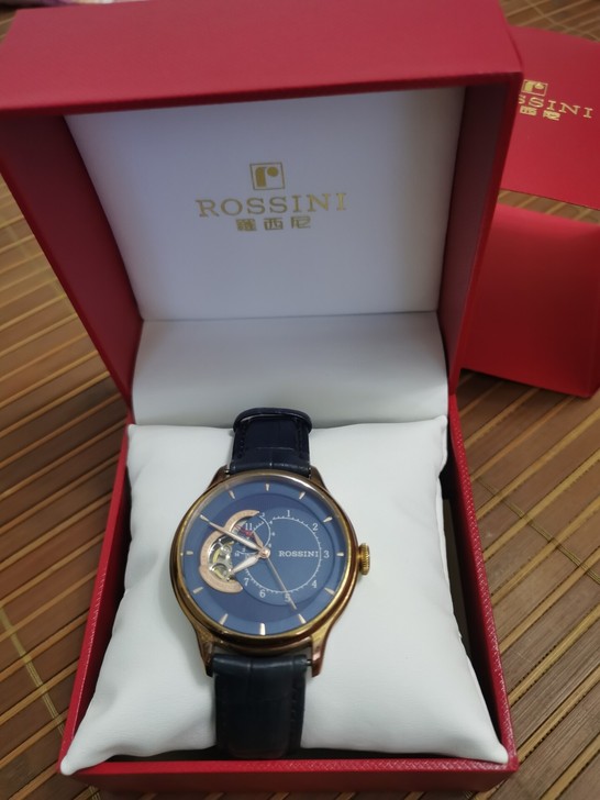 罗西尼缕空机械表，成色88新，换过表带，无...