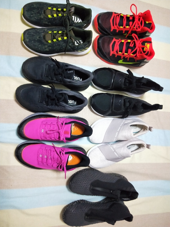 阿迪达斯运动鞋38-38.5码