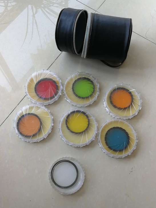 三十年前老物件。直径55毫米的国产黑白摄影...