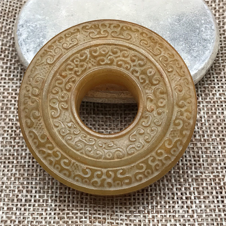 朋友送的平安扣古玉老玉吊坠艺玉雕复古玉佩牌...