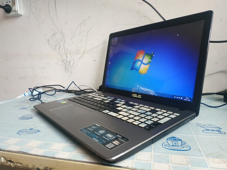 华硕超薄笔记本电脑英特尔强劲双核处理器独显...