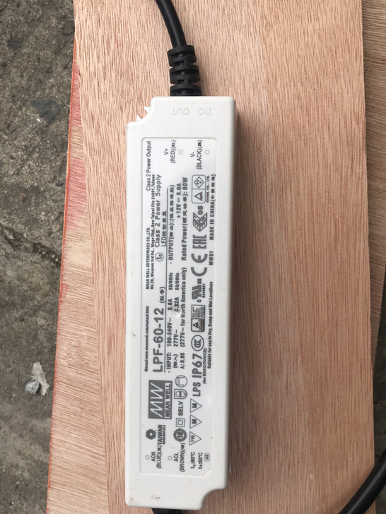 正品二手明纬防水电源，95新新设备退回我拆...