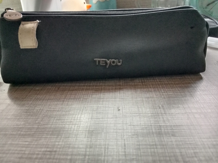 这是个几乎全新的真皮笔袋，容量超级大，20...
