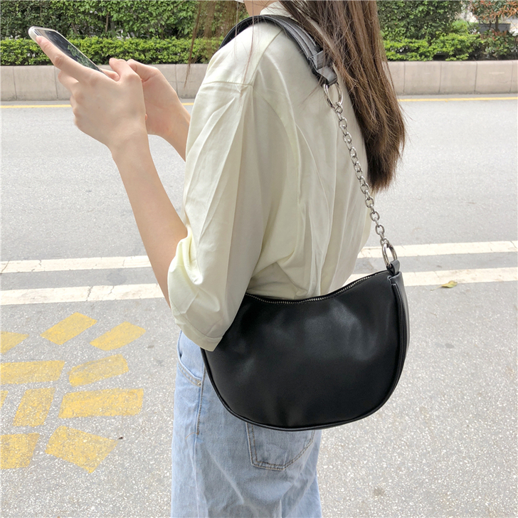 包包女2020新款酷帅金属链条pu包欧美单...