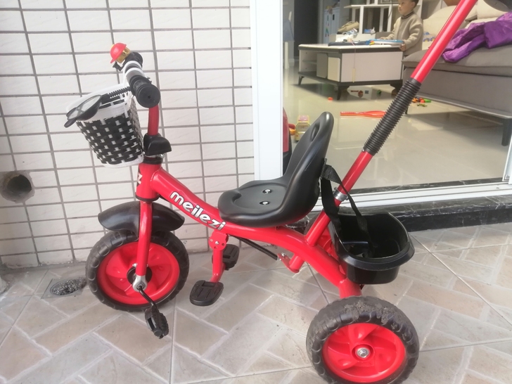 只坐过一次，宝宝不喜欢坐，全新，仅自提