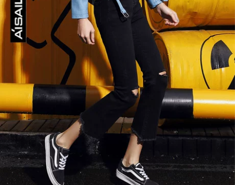 春秋新款修身显瘦微喇叭裤女黑色高腰牛仔裤九...