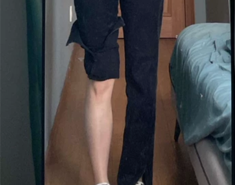 开叉黑色牛仔裤女夏季小个子显瘦高腰微喇叭裤...