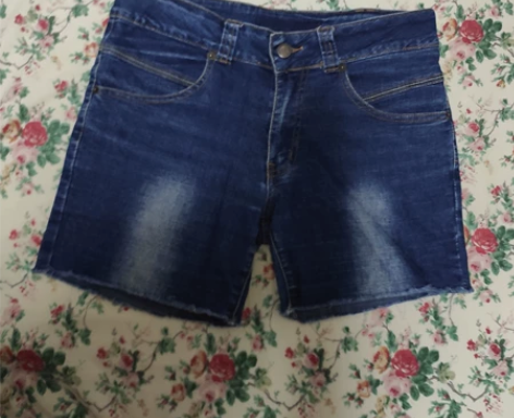 牛仔短裤，时尚百搭，胖了穿不了，腰围74_...