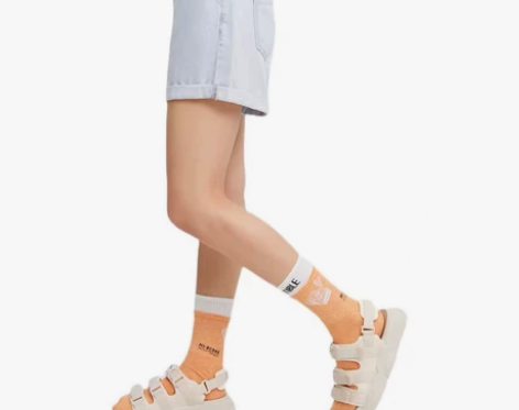 腰围26～27可穿[送花]牛仔短裤，质量好...