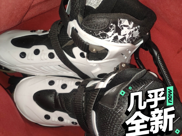 轮滑鞋
