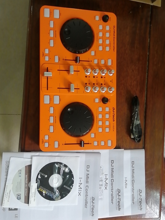 DJ一Tech打碟机。