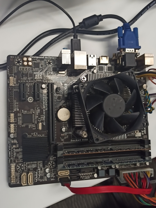 i3 4160+技嘉b85m主板+2根DD...