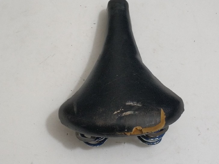 日本原装自行车配件  钢底老座鞍  底座架...