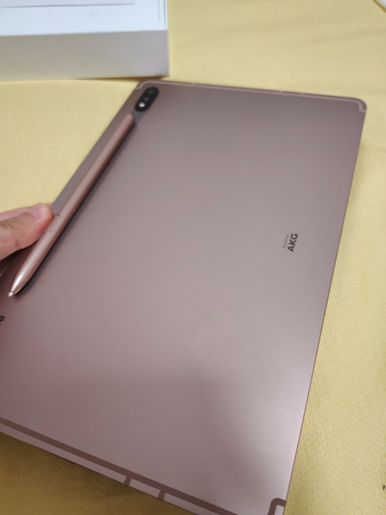 三星 tab s7，8+256g。