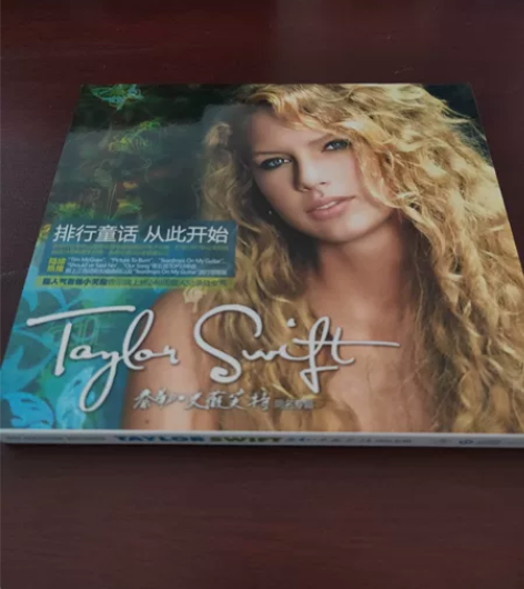 Taylor Swift泰勒斯威夫特首张同...