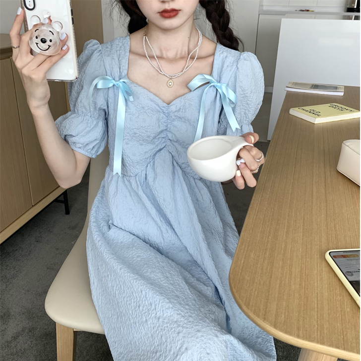 hollyii 法式初恋甜美泡泡袖收腰蝴蝶...