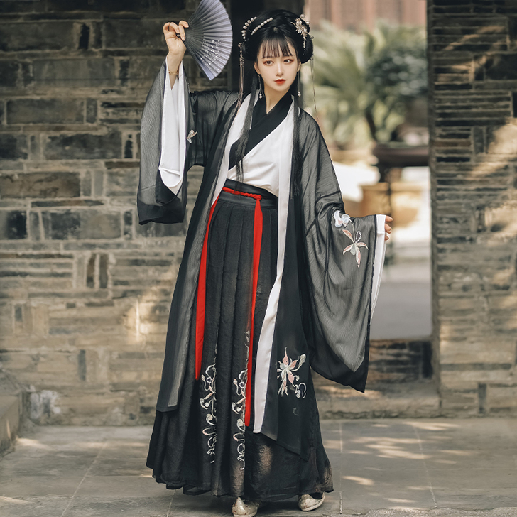云芳晴月殊仙汉服女中国风正品原创刺绣交领齐...