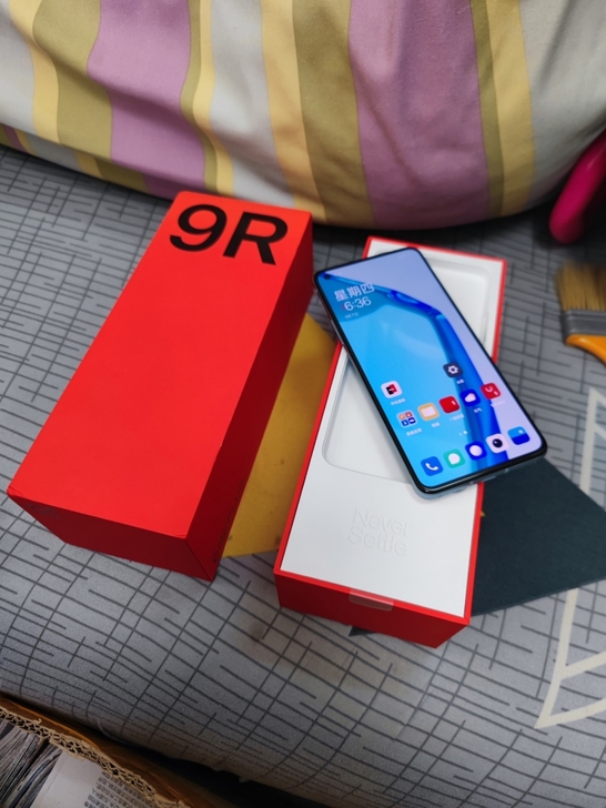 一加9r 8+128g  蓝屿 如图 使用...
