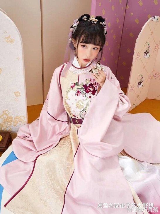 十三余小豆蔻儿拨霞供