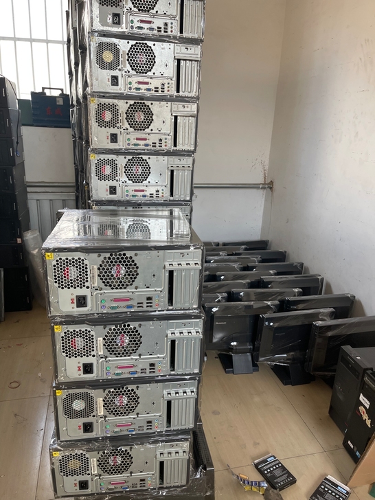 急售包邮九成新二手电脑台式机联想品牌台式办...