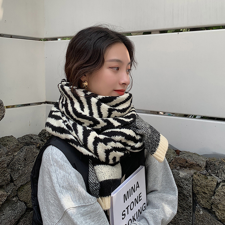 斑马纹围巾女冬季百搭学生少女韩版外搭时尚围...