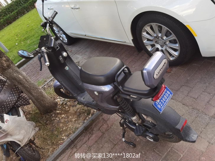 绿源电动车。去年四月买的，当时4000买的...