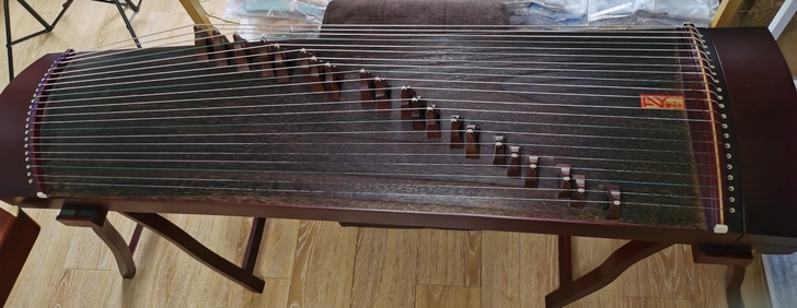 爱乐品牌130cm古筝，有轻微磕碰，不影响...