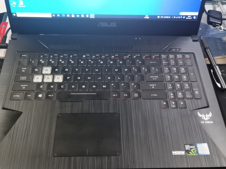 华硕飞行堡垒  i7-8750 16  1...