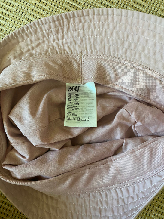 帽子hm 实体店买的 吊牌拆了 仅试戴