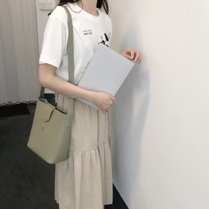 斜挎包女清新百搭ins大容量休闲学生