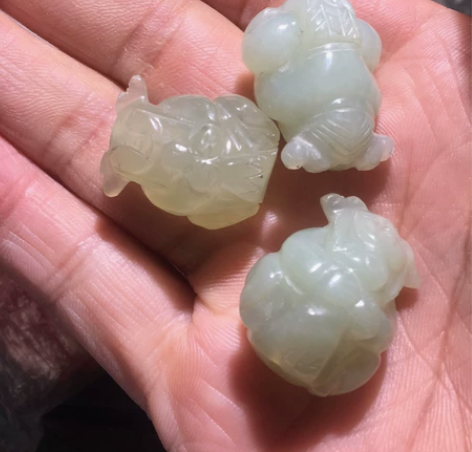 三个老玉雕通天孔童子88一个包邮 感兴趣的...