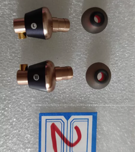 2 号耳机，万魔E1001，极品成色 所有...