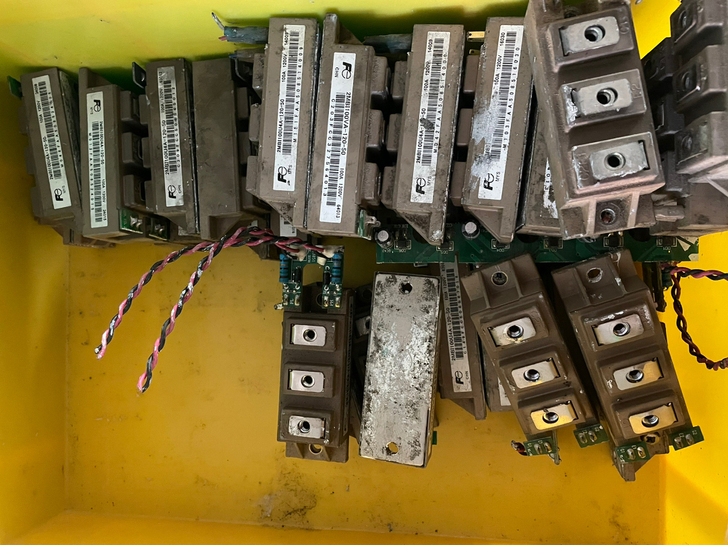 2MBI100U4A-120-50 2MB...