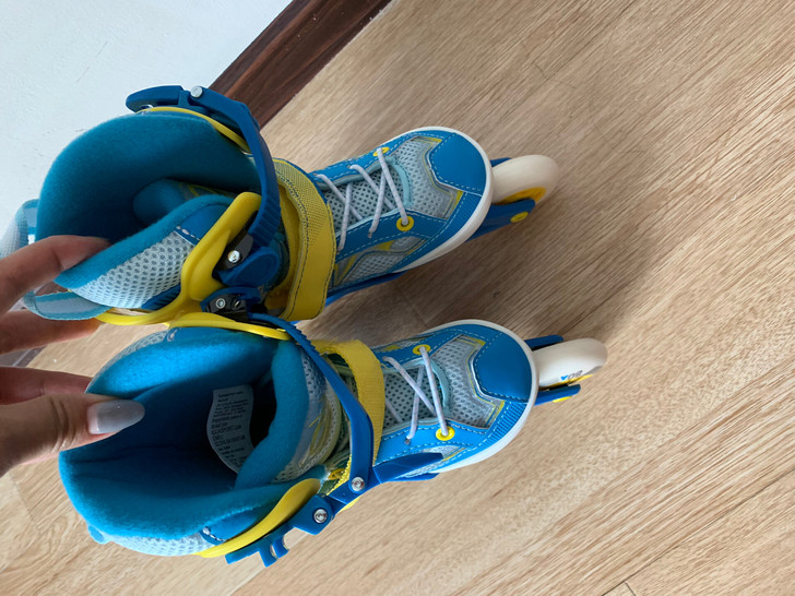 迪卡农儿童单排轮滑鞋