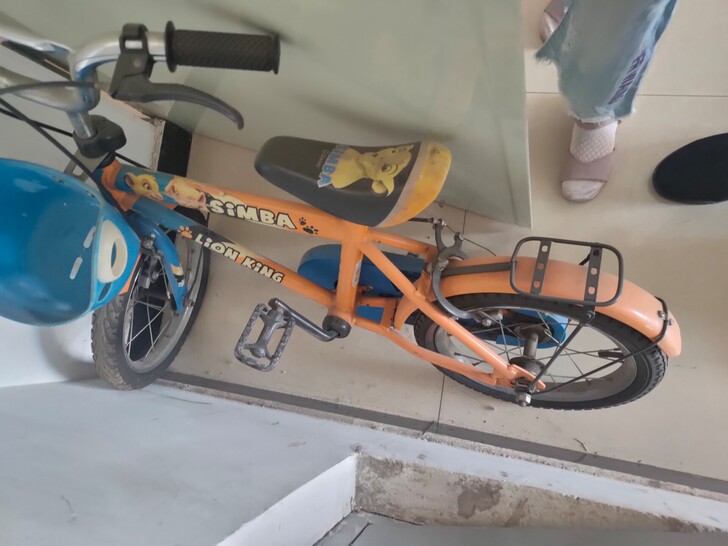 儿童自行车放的没用,,白菜价处理,,车车在...
