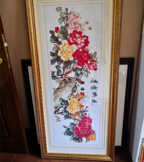 自家挂的纯手工十字绣刺绣画，花开富贵，已装...