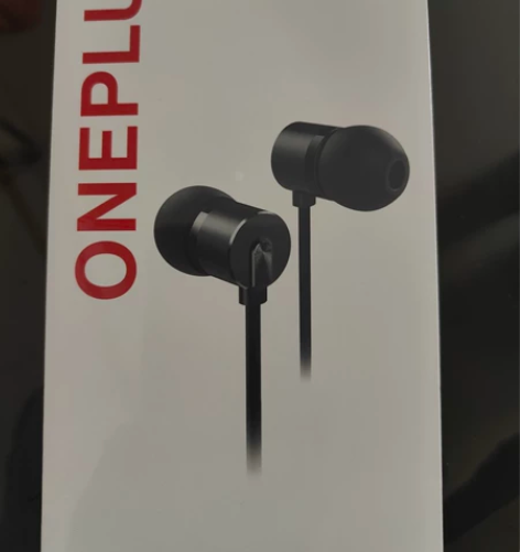 全新未拆封一加银耳2T耳机，京东旗舰店买回...